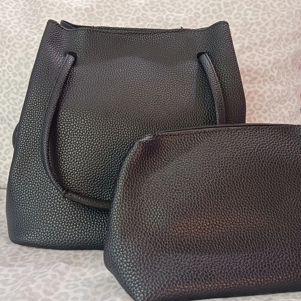 Vegan pebbled leather bucket bag and pouch NWOT - Picture 2 of 9